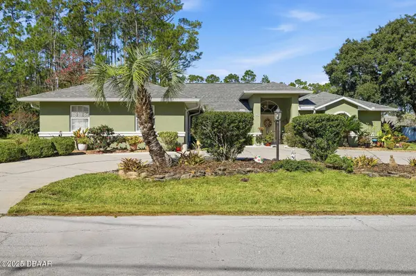 33 Poinsettia LN, Palm Coast, FL 32164