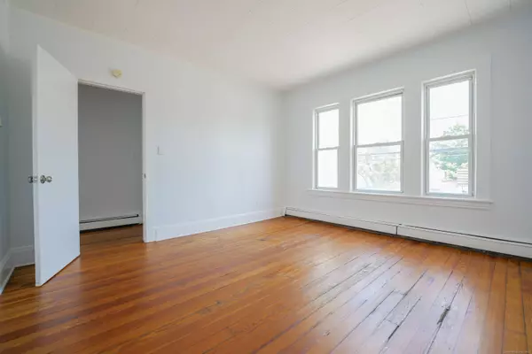 2395 Main Street, Bridgeport, CT 06606