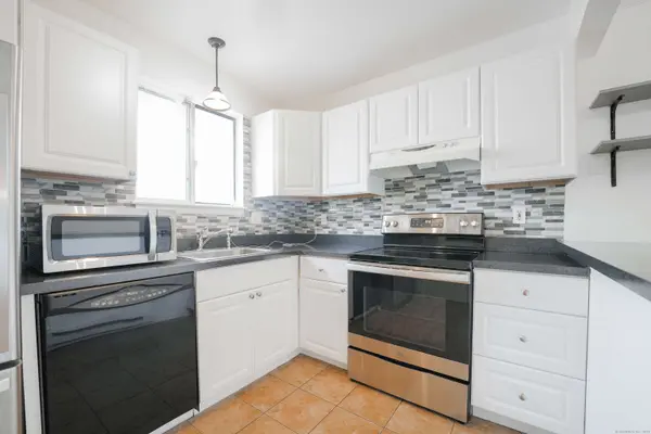 104 Coalpit Hill Road #B8, Danbury, CT 06818