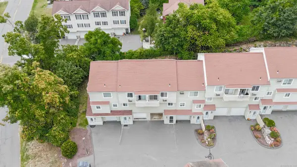 104 Coalpit Hill Road #B8, Danbury, CT 06818