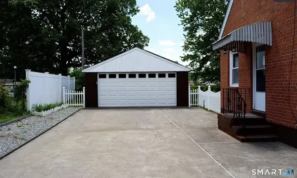 122 Oberlin Road, Hamden, CT 06514