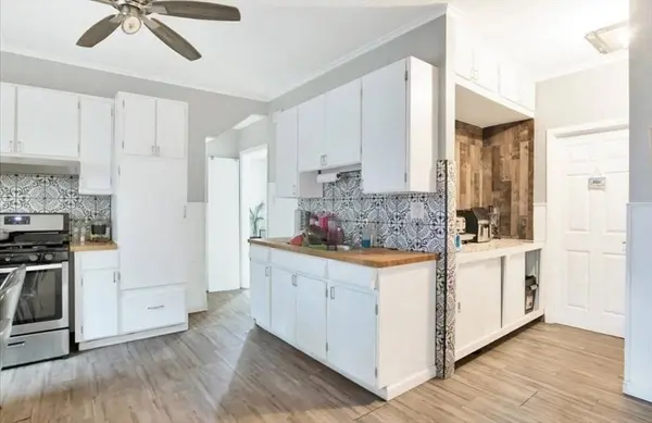 33-35 Hitchcock St #2, Holyoke, MA 01040