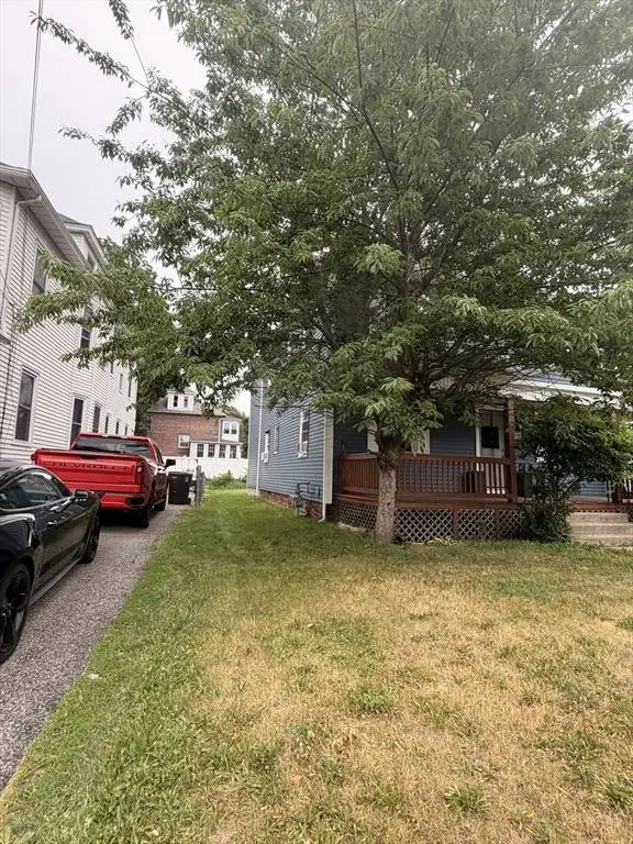33-35 Hitchcock St, Holyoke, MA 01040
