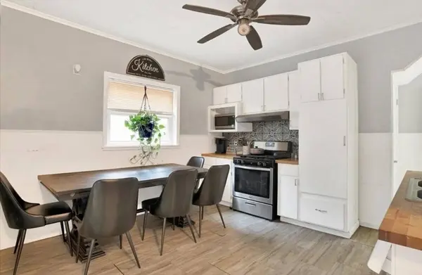 33-35 Hitchcock St #2, Holyoke, MA 01040