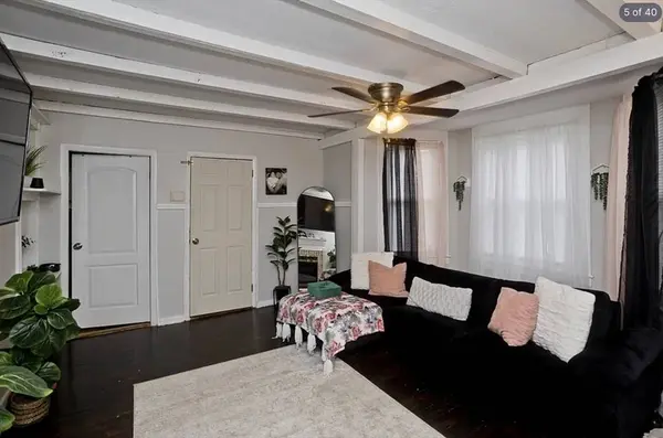 47 Taylor St, Holyoke, MA 01040