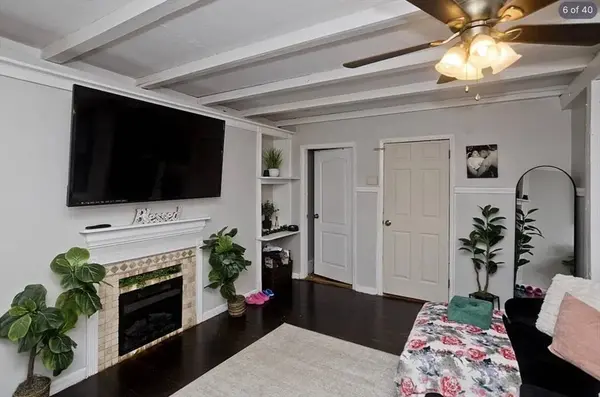 47 Taylor St, Holyoke, MA 01040