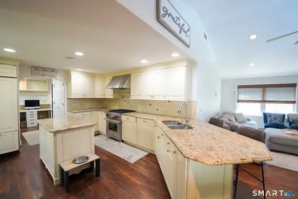 7 Hadik Parkway, Norwalk, CT 06854