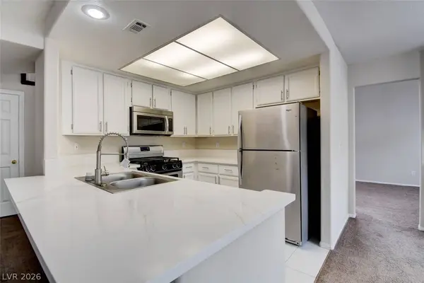 2873 Moonlight Bay LN, Las Vegas, NV 89128