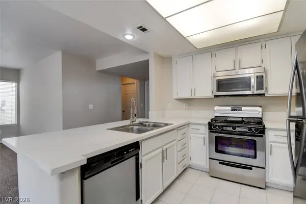 2873 Moonlight Bay LN, Las Vegas, NV 89128