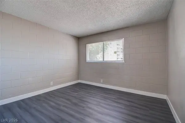 625 S Royal Crest CIR #13, Las Vegas, NV 89169