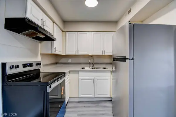 625 S Royal Crest CIR #13, Las Vegas, NV 89169