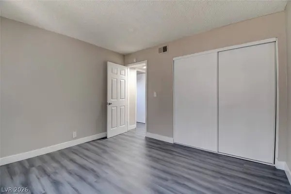 625 S Royal Crest CIR #13, Las Vegas, NV 89169
