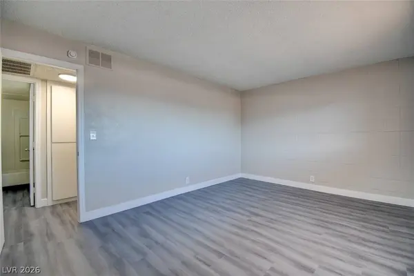 625 S Royal Crest CIR #13, Las Vegas, NV 89169