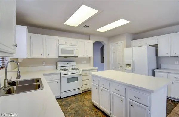8221 Hollister AVE, Las Vegas, NV 89131