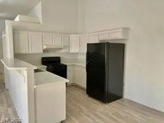 2110 Los Feliz ST #2084