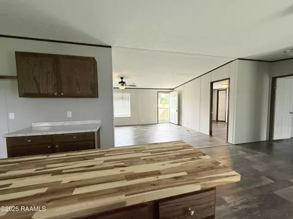 1083 Eunice RD, St. Martinville, LA 70582