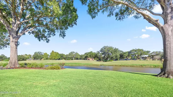 306 Sawgrass LN, Broussard, LA 70518