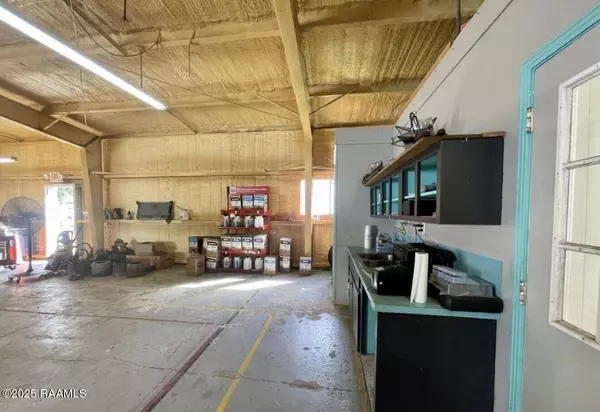 141 Industrial Pkwy, Lafayette, LA 70508