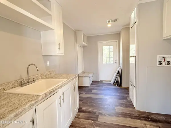 1084 Huval ST, Breaux Bridge, LA 70517