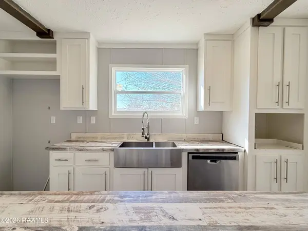 1084 Huval ST, Breaux Bridge, LA 70517