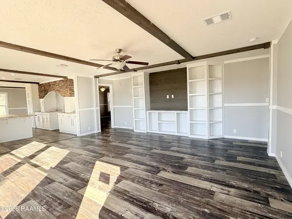 1084 Huval ST, Breaux Bridge, LA 70517