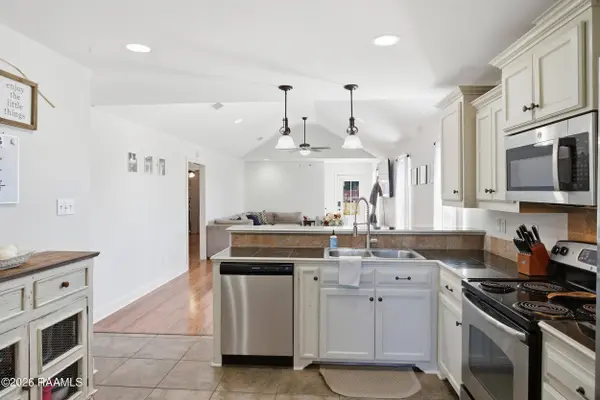 103 Acacia LN, Abbeville, LA 70510