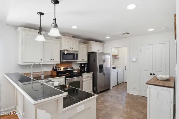 103 Acacia LN, Abbeville, LA 70510