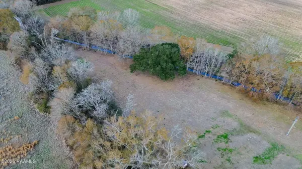 221 N Girouard RD, Broussard, LA 70518