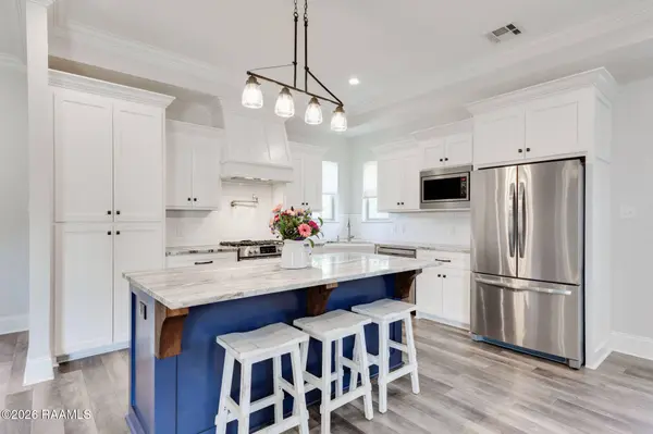 101 Copper Hill DR, Youngsville, LA 70592