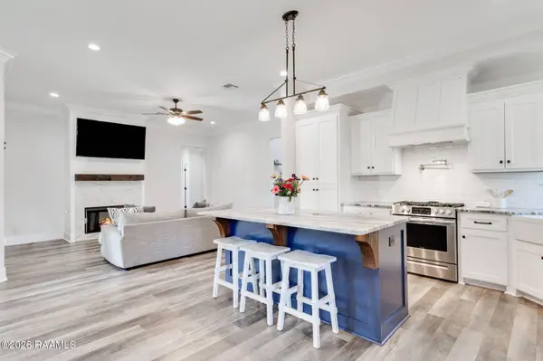 101 Copper Hill DR, Youngsville, LA 70592