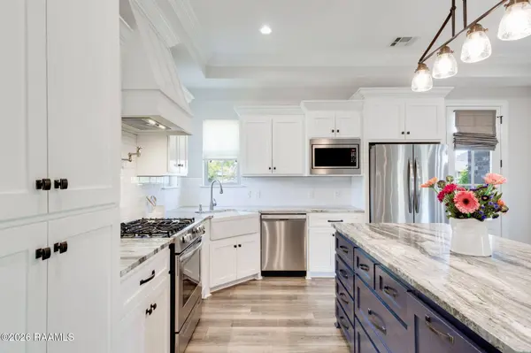 101 Copper Hill DR, Youngsville, LA 70592