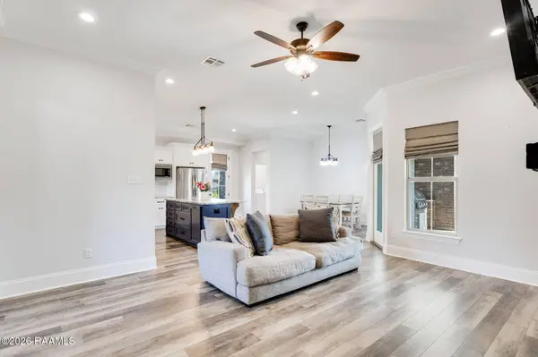 101 Copper Hill DR, Youngsville, LA 70592