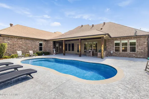 120 Genna LN, Youngsville, LA 70592
