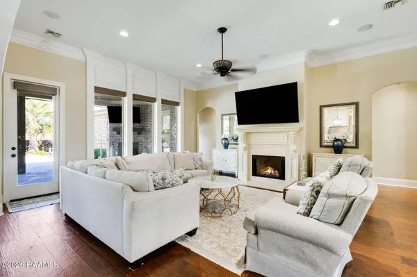 120 Genna LN, Youngsville, LA 70592