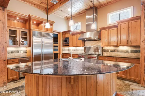 214 Settlers Trace BLVD, Lafayette, LA 70508