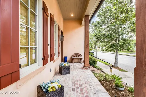 214 Settlers Trace BLVD, Lafayette, LA 70508