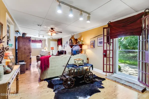 1651 Smede HWY, St. Martinville, LA 70582