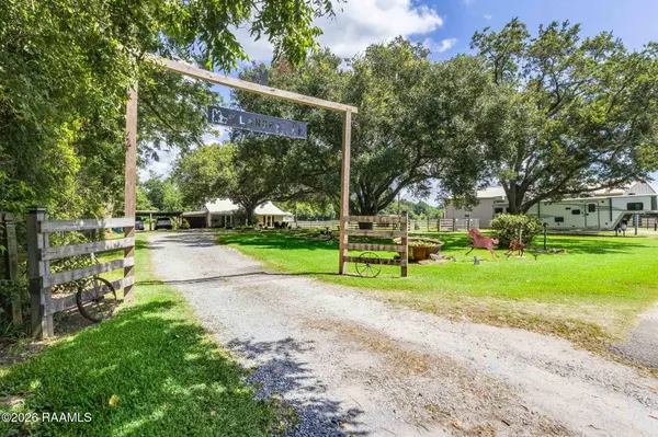 1651 Smede HWY, St. Martinville, LA 70582