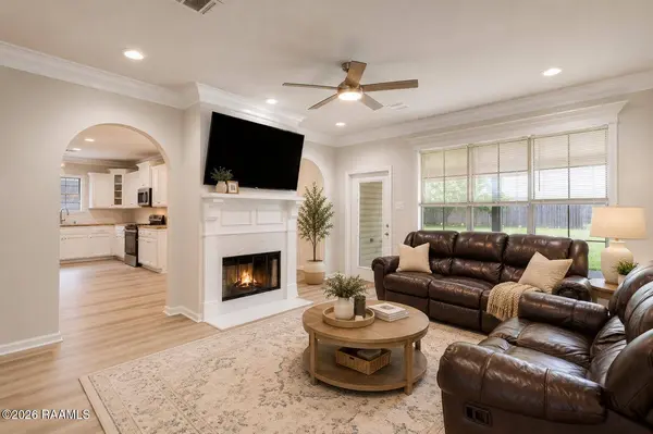 213 Colchester DR, Broussard, LA 70518