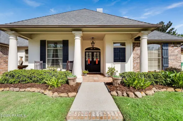 402 Southlake CIR, Youngsville, LA 70592