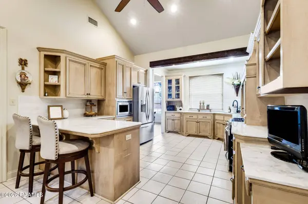 402 Southlake CIR, Youngsville, LA 70592
