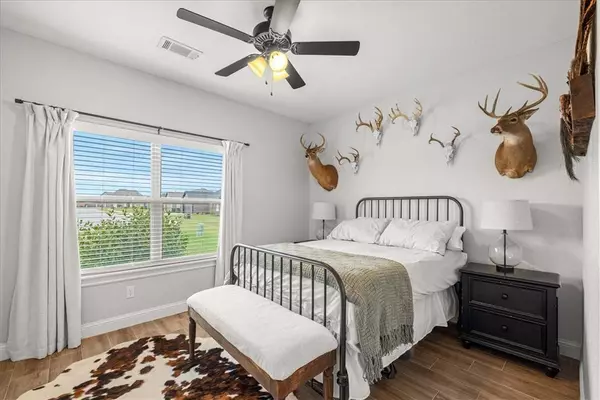 1840 Sunrise Cir, Centerton, AR 72719