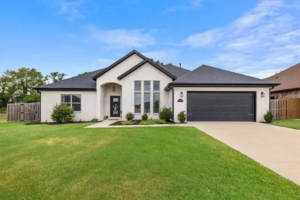 1840 Sunrise Cir, Centerton, AR 72719