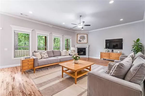 6104 W Buckeye Dr, Rogers, AR 72758