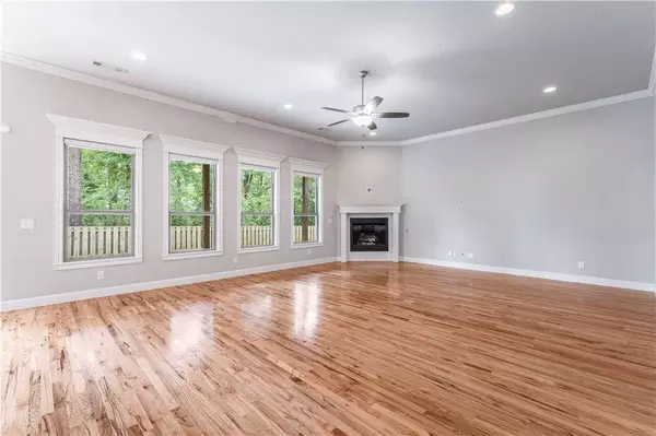 6104 W Buckeye Dr, Rogers, AR 72758