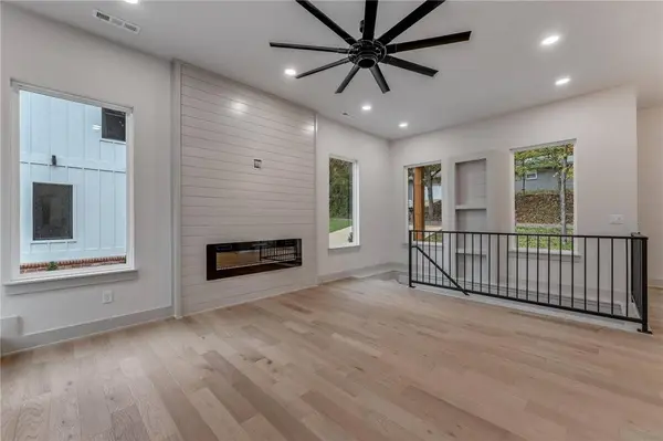 1753 N Walnut Ave, Fayetteville, AR 72703