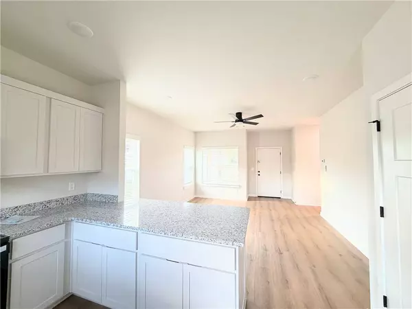 531 Cosmos St, Centerton, AR 72719