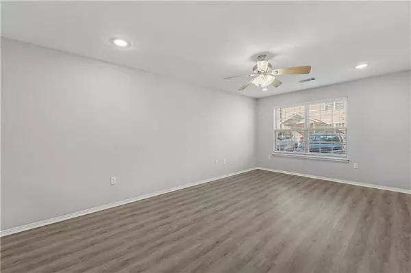 1428 W Netherland #1-2, Fayetteville, AR 72701