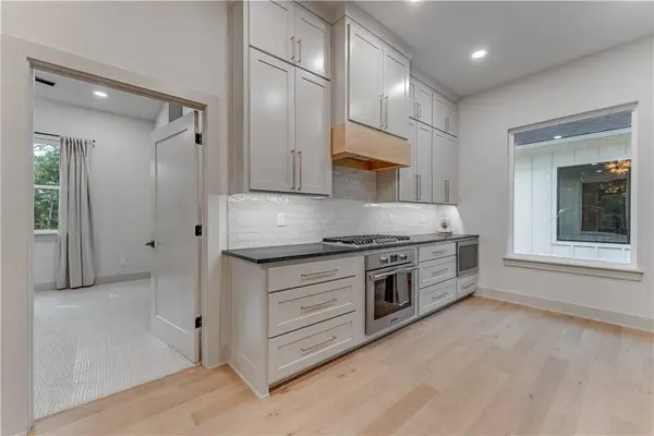 1765 Walnut Ave, Fayetteville, AR 72703