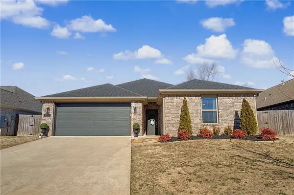 3226 Summer View Ave, Springdale, AR 72764